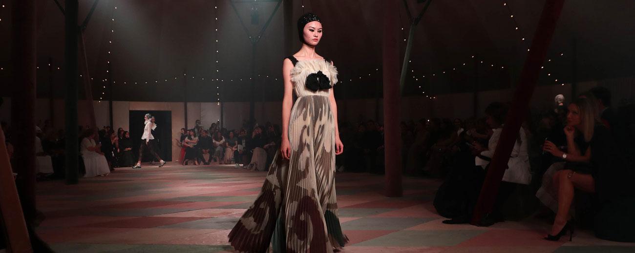 La casa de moda presentó una colección en el Emirato Árabe de Dubai. Foto: AFP