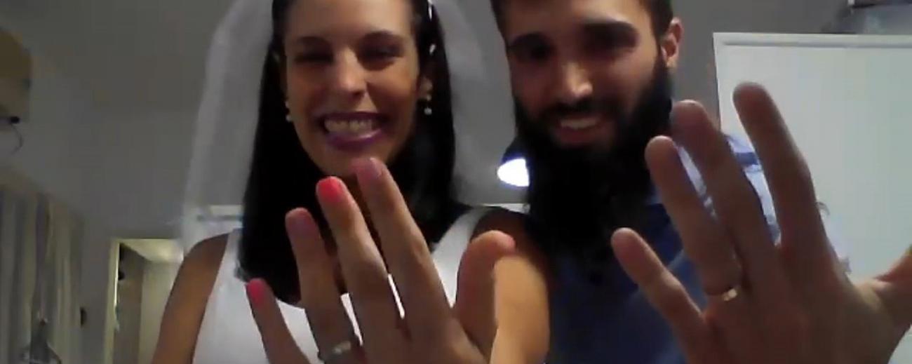 Carolina y Lucas se casaron el 18 de abril de 2020 a través de una ceremonia virtual. Foto: EFE / Tuceremonia