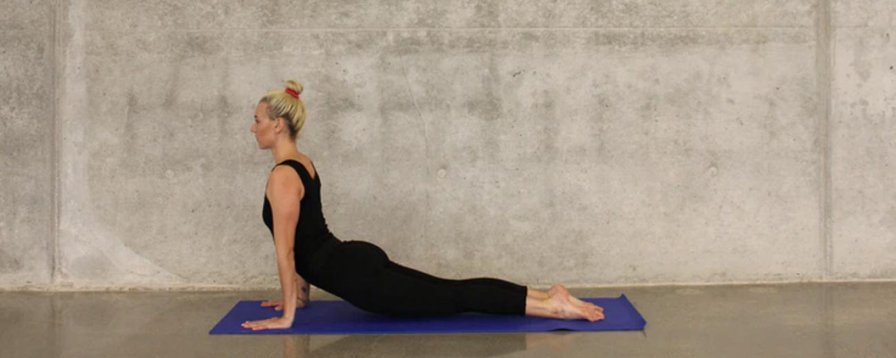 El yoga ayuda a mejorar el funcionamiento del cuerpo.