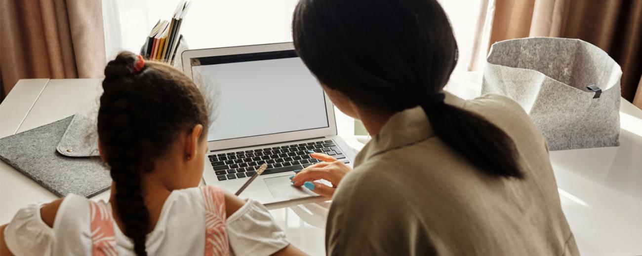 Hay mecanismos para cuidar la seguridad de los chicos durante las clases en línea. Foto: Pexels