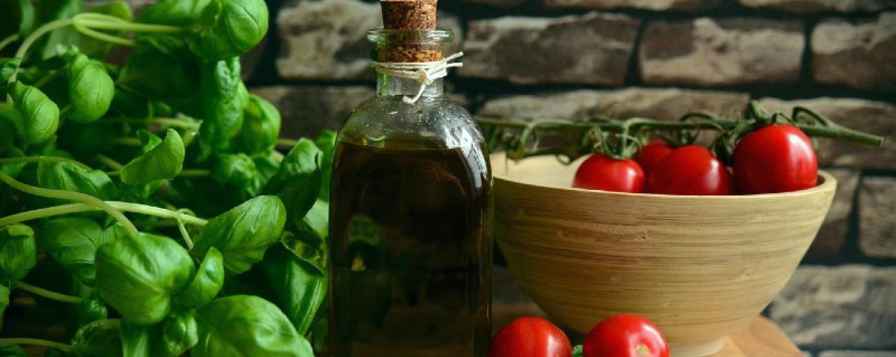 Foto referencial: Los investigadores recomiendan el consumo frecuente de alimentos propios de la dieta mediterránea para prevenir enfermedades oculares. Destacan los cereales, el pescado y el aceite de oliva. Pixabay