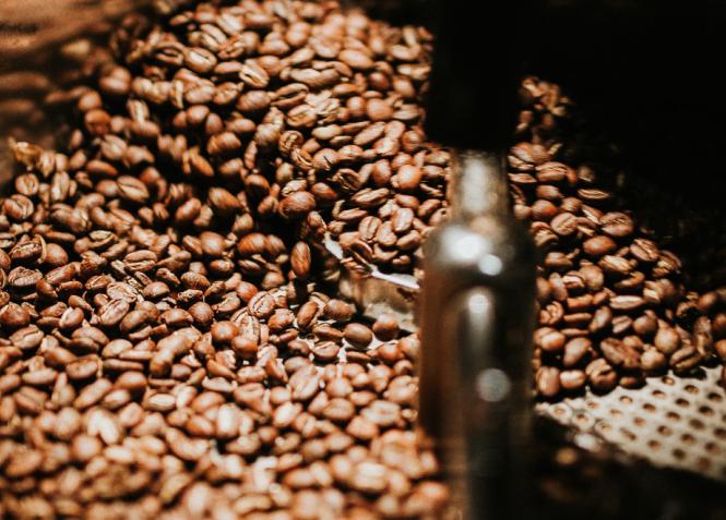 El tueste del grano de café, si es ligero u oscuro, influye en el gusto de la bebida final. Foto: Pexels