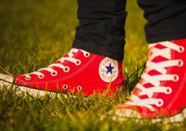 Los zapatos rojos resaltan, principalmente en sociedades conservadoras como la ecuatoriana. Foto: Pixabay