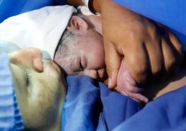 Nancy Arce dio a luz a su hija el miércoles 20 de abril del 2022 en el Hospital Gineco Obstétrico Isidro Ayora. Foto: Patricio Terán / Familia